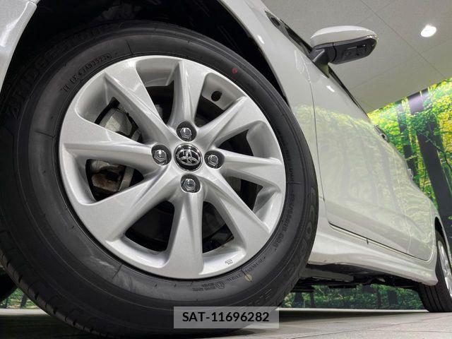 Toyota AQUA 2022-01 7356764-13