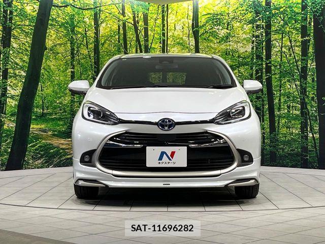 Toyota AQUA 2022-01 7356764-14