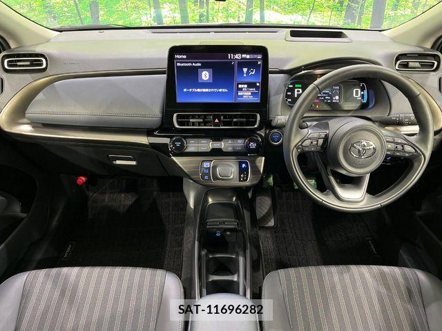 Toyota AQUA 2022-01 7356764-1