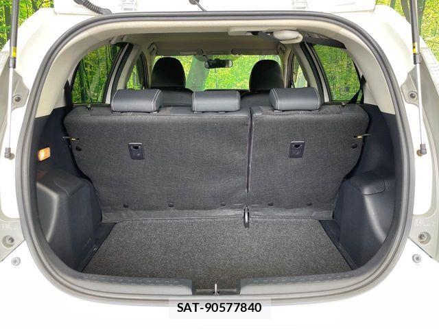 Toyota AQUA 2014-04 7356778-9