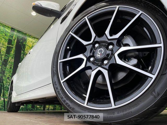 Toyota AQUA 2014-04 7356778-12