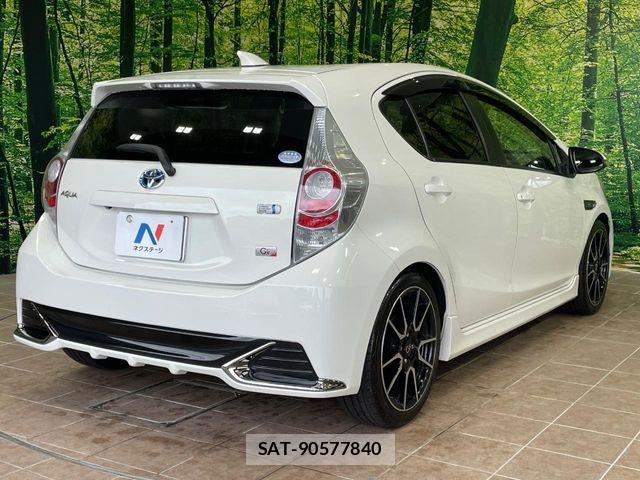 Toyota AQUA 2014-04 7356778-16