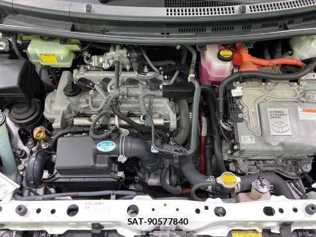 Toyota AQUA 2014-04 7356778-17