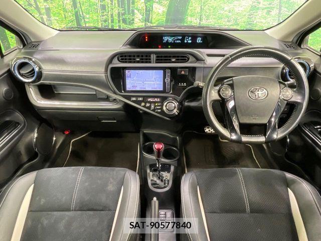 Toyota AQUA 2014-04 7356778-1