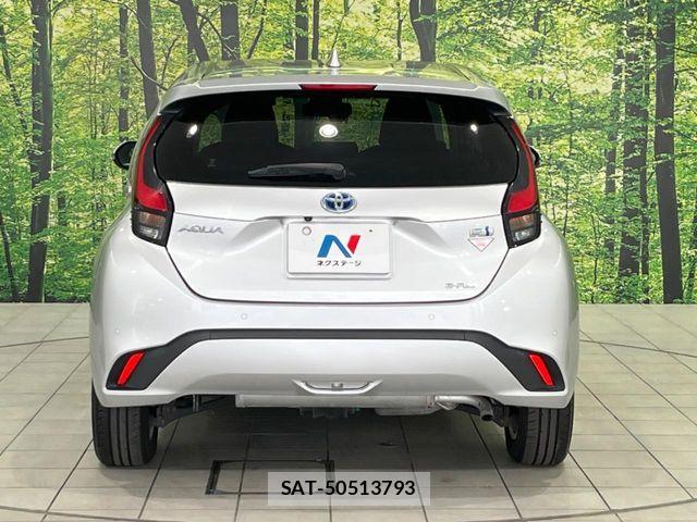 Toyota AQUA 2022-01 7356761-15