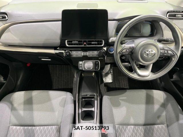 Toyota AQUA 2022-01 7356761-1