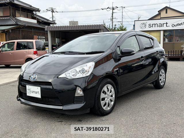 Toyota AQUA 2013-05 7356811-3
