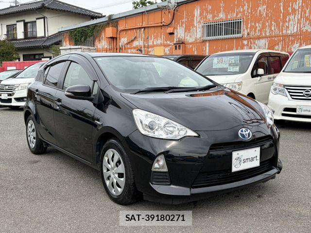Toyota AQUA 2013-05 7356811-4