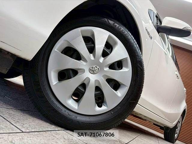 Toyota AQUA 2013-07 7356784-10