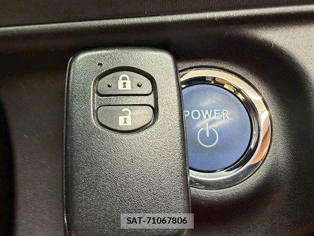 Toyota AQUA 2013-07 7356784-14