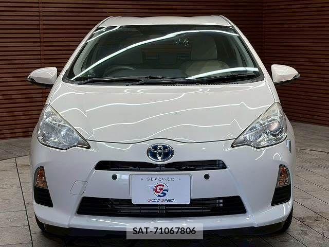 Toyota AQUA 2013-07 7356784-16