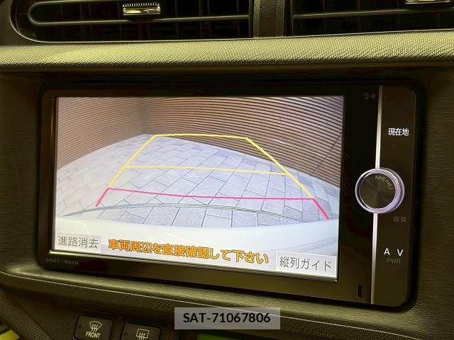 Toyota AQUA 2013-07 7356784-3