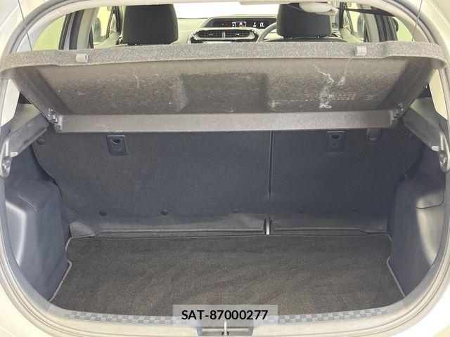 Toyota AQUA 2018-11 7356779-9