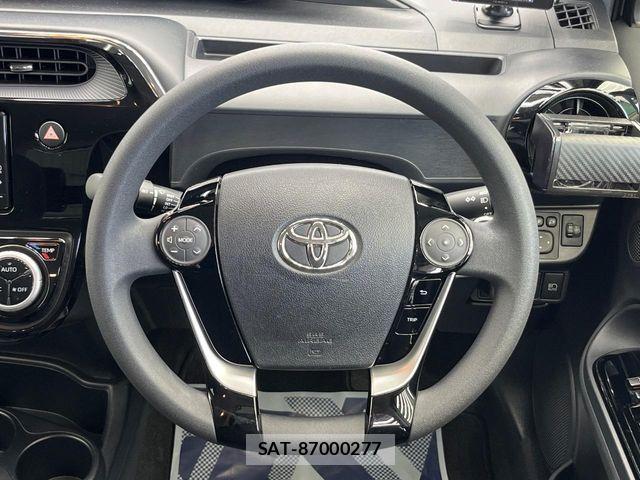 Toyota AQUA 2018-11 7356779-10