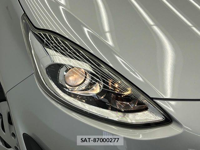 Toyota AQUA 2018-11 7356779-11