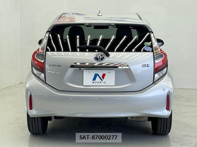 Toyota AQUA 2018-11 7356779-14