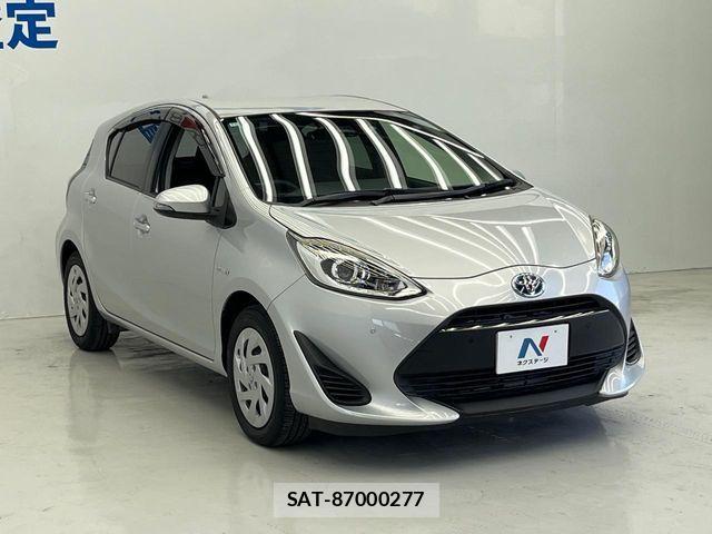 Toyota AQUA 2018-11 7356779-15