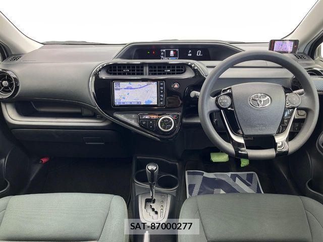 Toyota AQUA 2018-11 7356779-1