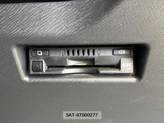 Toyota AQUA 2018-11 7356779-5