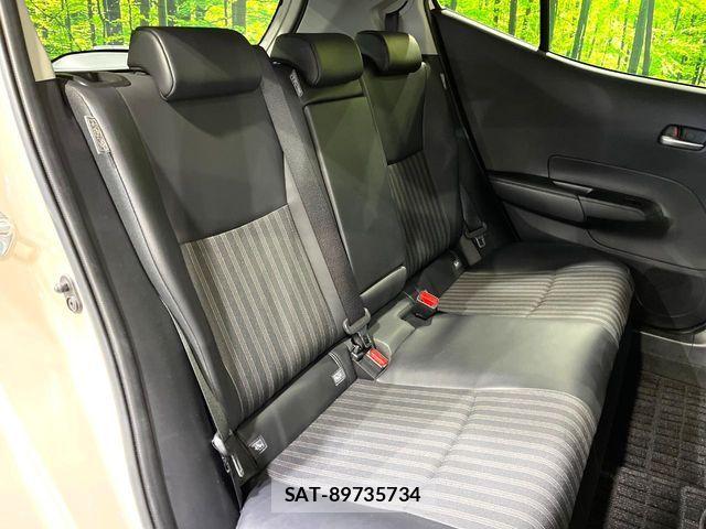 Toyota AQUA 2023-04 7356765-8