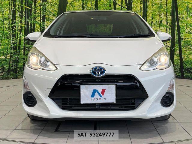 Toyota AQUA 2015-10 7356791-11