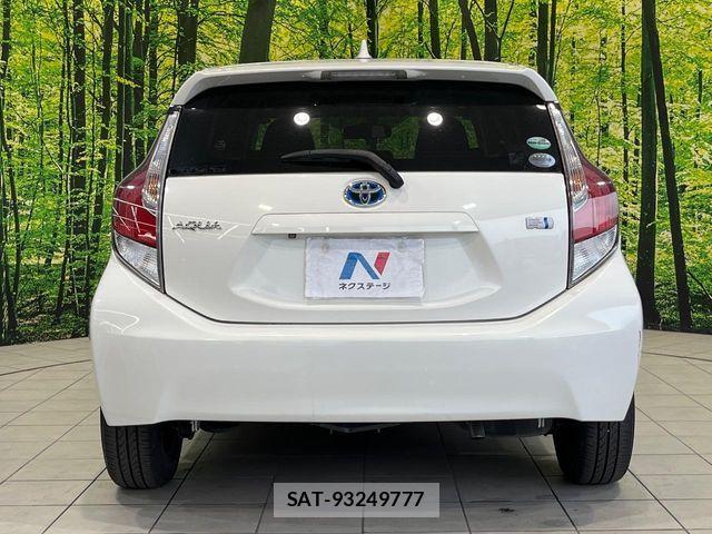 Toyota AQUA 2015-10 7356791-12
