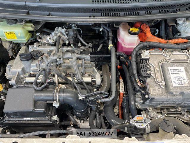 Toyota AQUA 2015-10 7356791-15