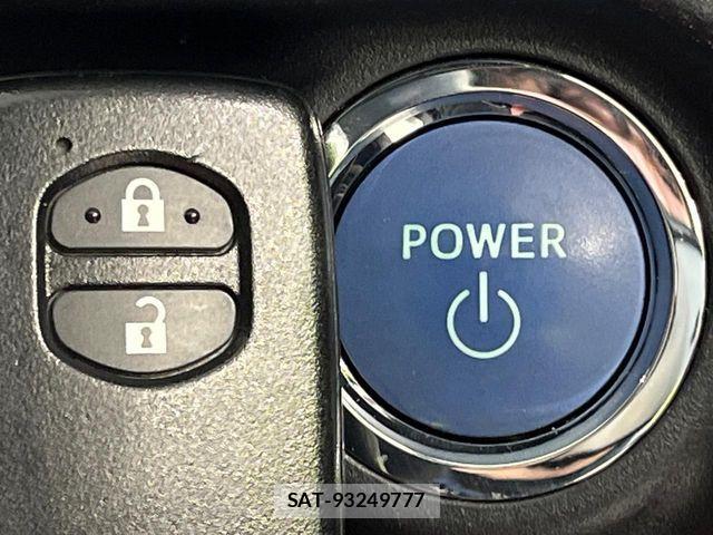 Toyota AQUA 2015-10 7356791-18