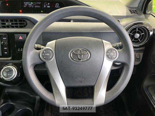 Toyota AQUA 2015-10 7356791-8