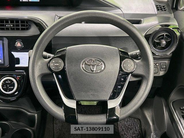 Toyota AQUA 2021-05 7356782-11