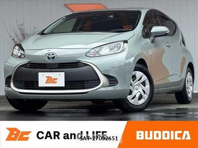 Toyota AQUA 2022-01 7356767-0