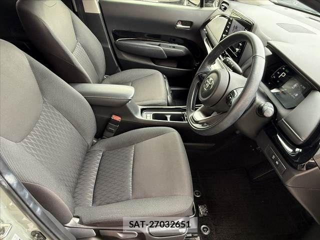 Toyota AQUA 2022-01 7356767-15