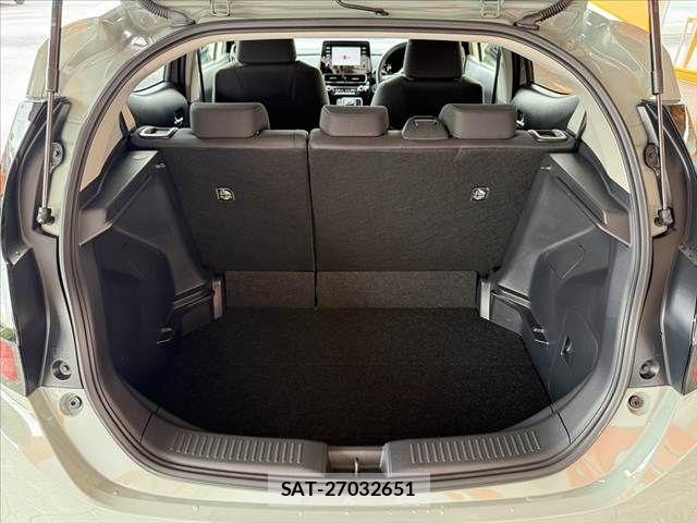 Toyota AQUA 2022-01 7356767-19