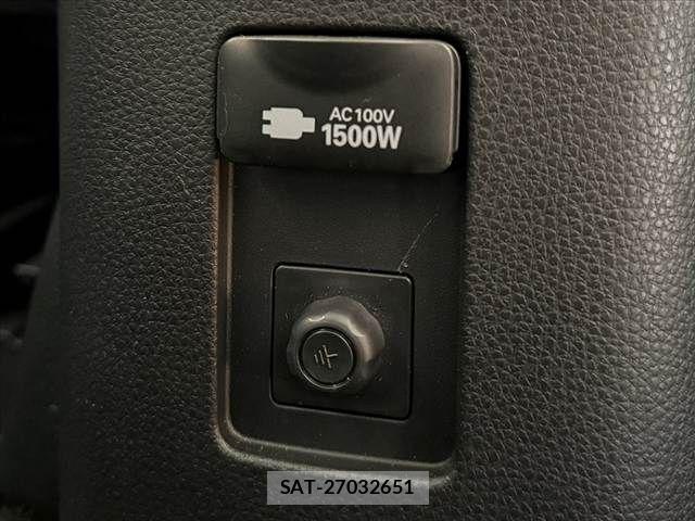 Toyota AQUA 2022-01 7356767-23
