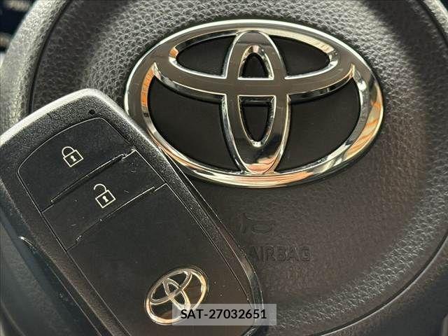 Toyota AQUA 2022-01 7356767-24