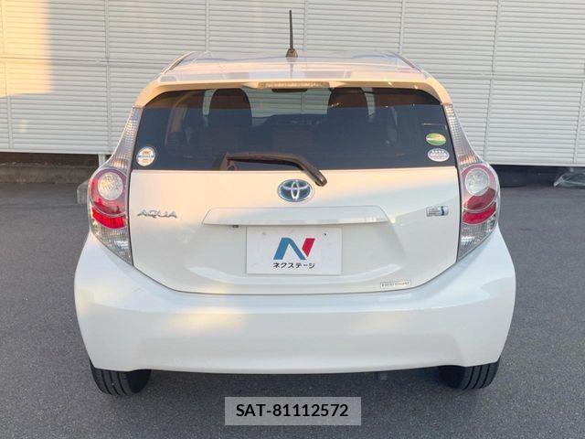 Toyota AQUA 2013-07 7356795-14