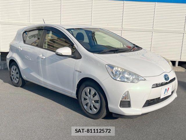 Toyota AQUA 2013-07 7356795-15