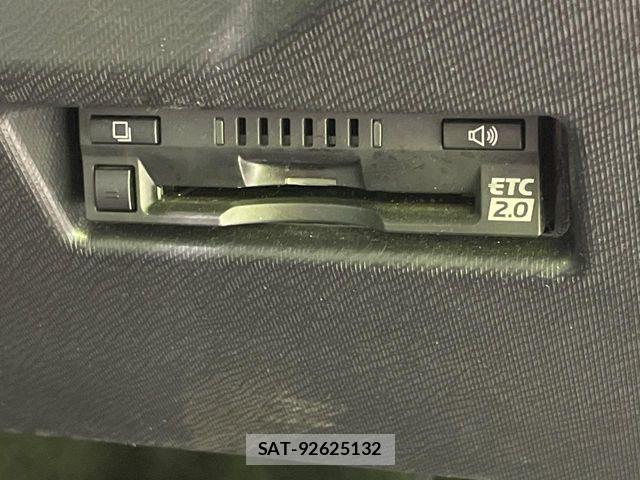 Toyota AQUA 2019-04 7356775-6