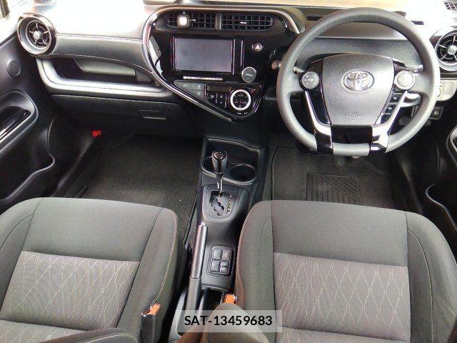 Toyota AQUA 2020-03 7391326-1