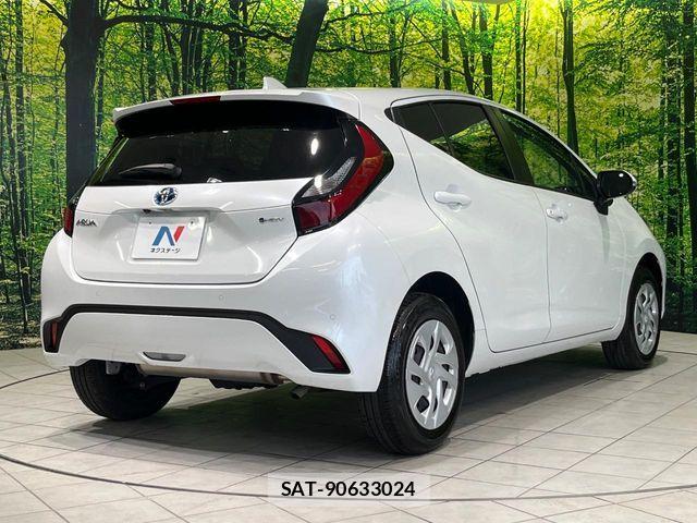 Toyota AQUA 2024-10 7391305-14