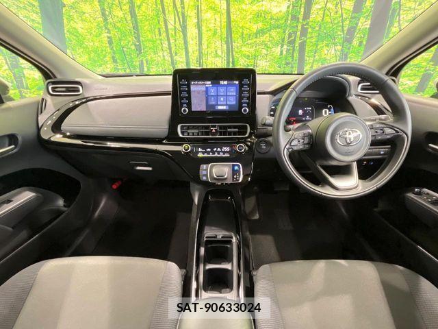 Toyota AQUA 2024-10 7391305-1