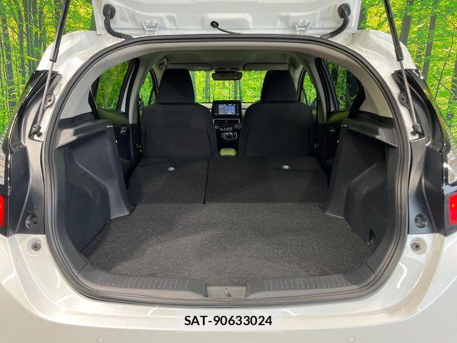Toyota AQUA 2024-10 7391305-8