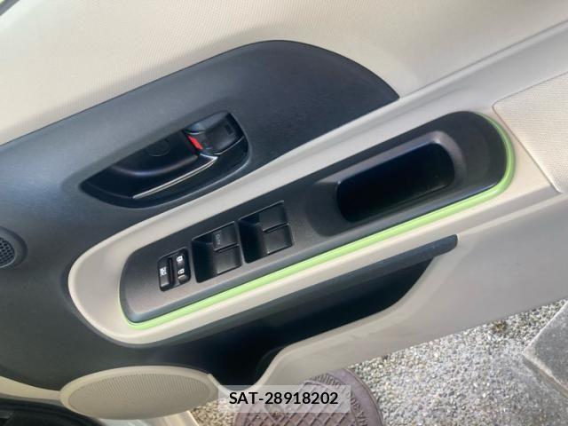 Toyota AQUA 2012-07 7391371-11