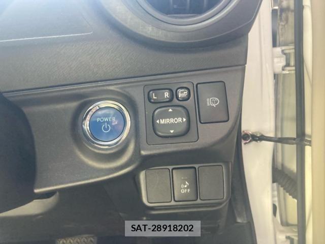 Toyota AQUA 2012-07 7391371-12