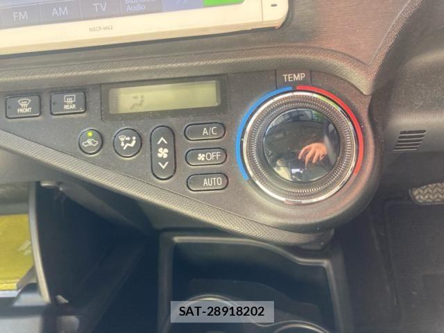 Toyota AQUA 2012-07 7391371-22