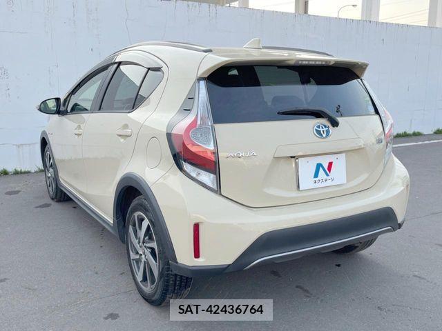 Toyota AQUA 2019-06 7391325-17