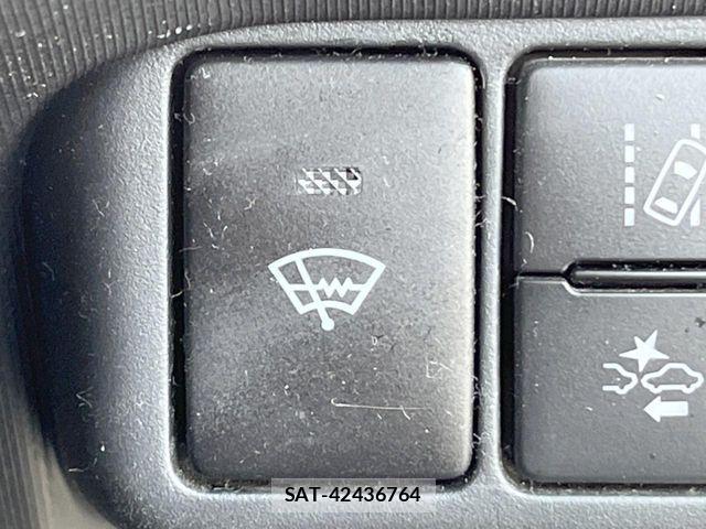 Toyota AQUA 2019-06 7391325-4