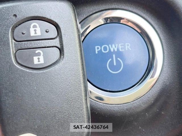 Toyota AQUA 2019-06 7391325-7