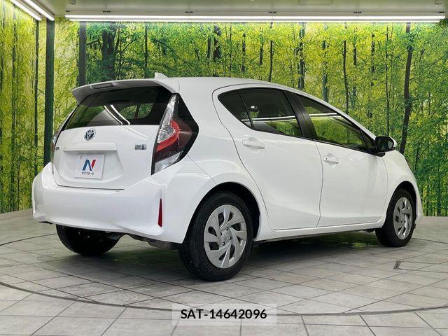 Toyota AQUA 2021-05 7391328-16