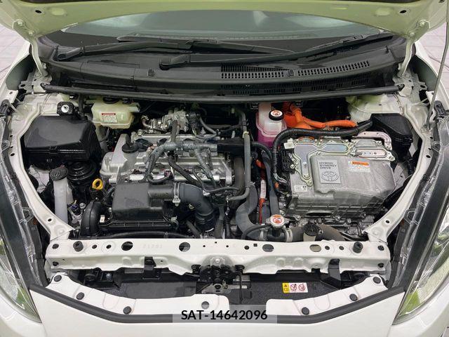 Toyota AQUA 2021-05 7391328-17